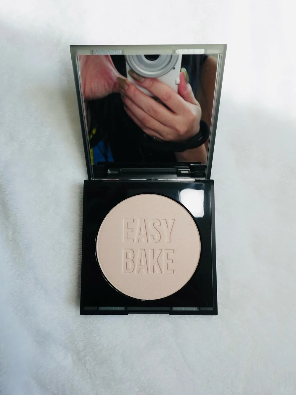 HUDA BEAUTY new box